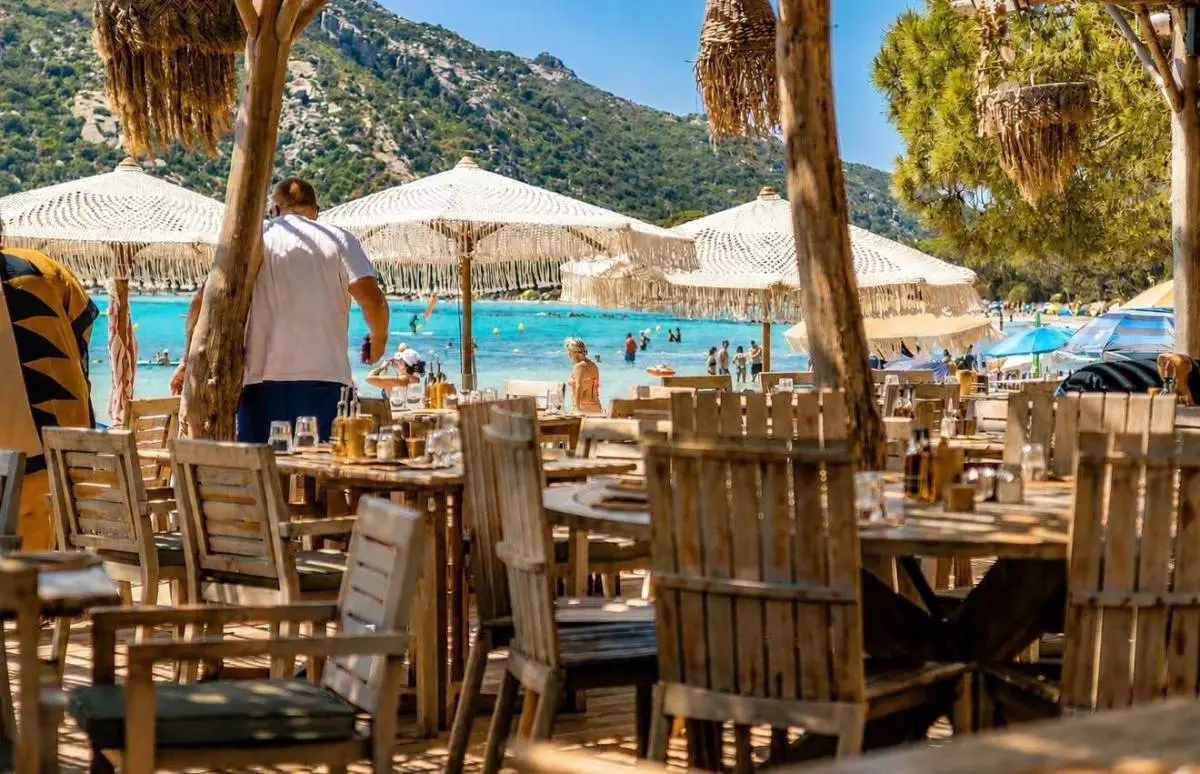 paradisula-bar-restaurant-santa-giulia-porto-vecchio